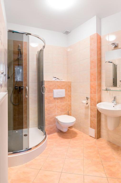 Vera Hotel Sulechów Kültér fotó