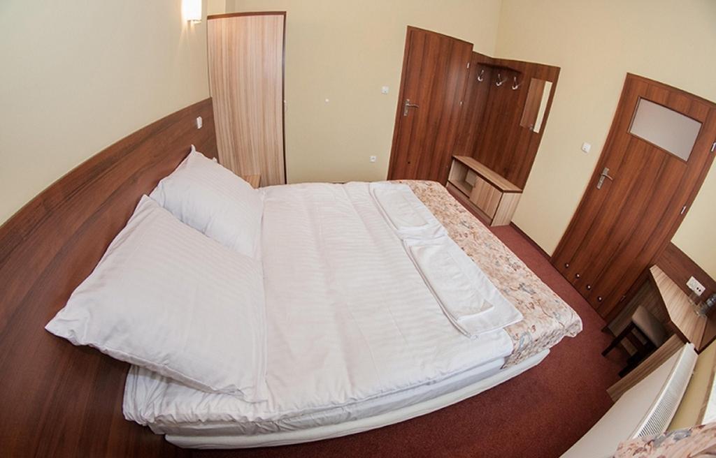 Vera Hotel Sulechów Szoba fotó